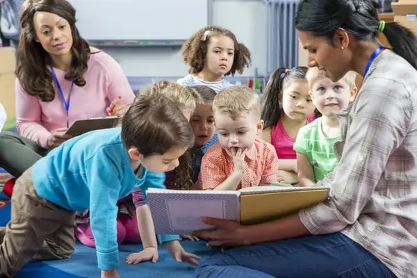 depositphotos_115192674-stock-photo-storytime-at-nursery depositphotos_115192674-stock-photo-storytime-at-nursery